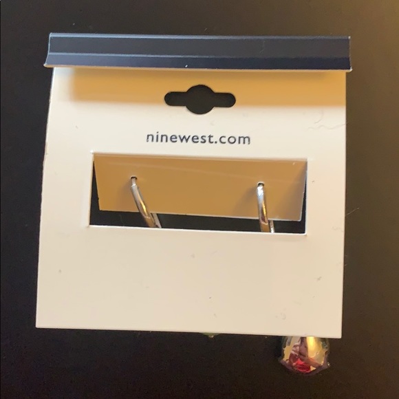 Earrings - Picture 2 of 3